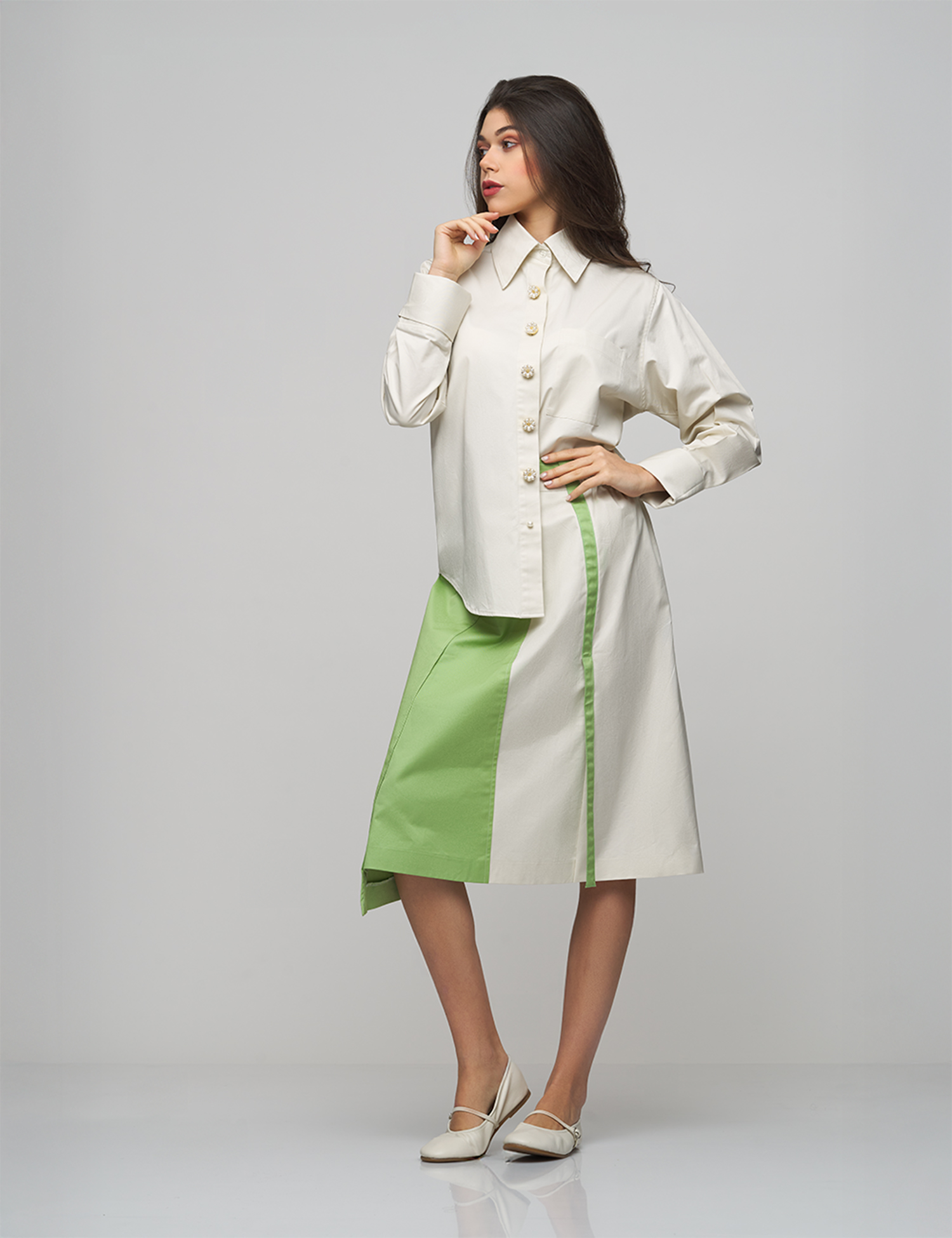 Shirt with Pearl Flower Buttons